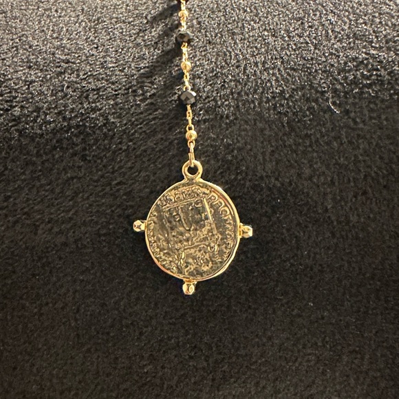 Women’s layered necklace. - Picture 4 of 5